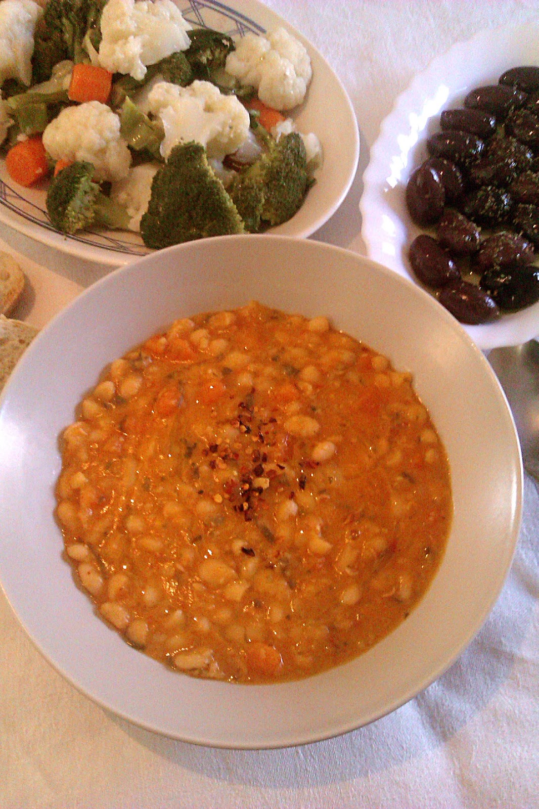 eMammm! Greek Bean Soup Fasolada (the traditional recipe)