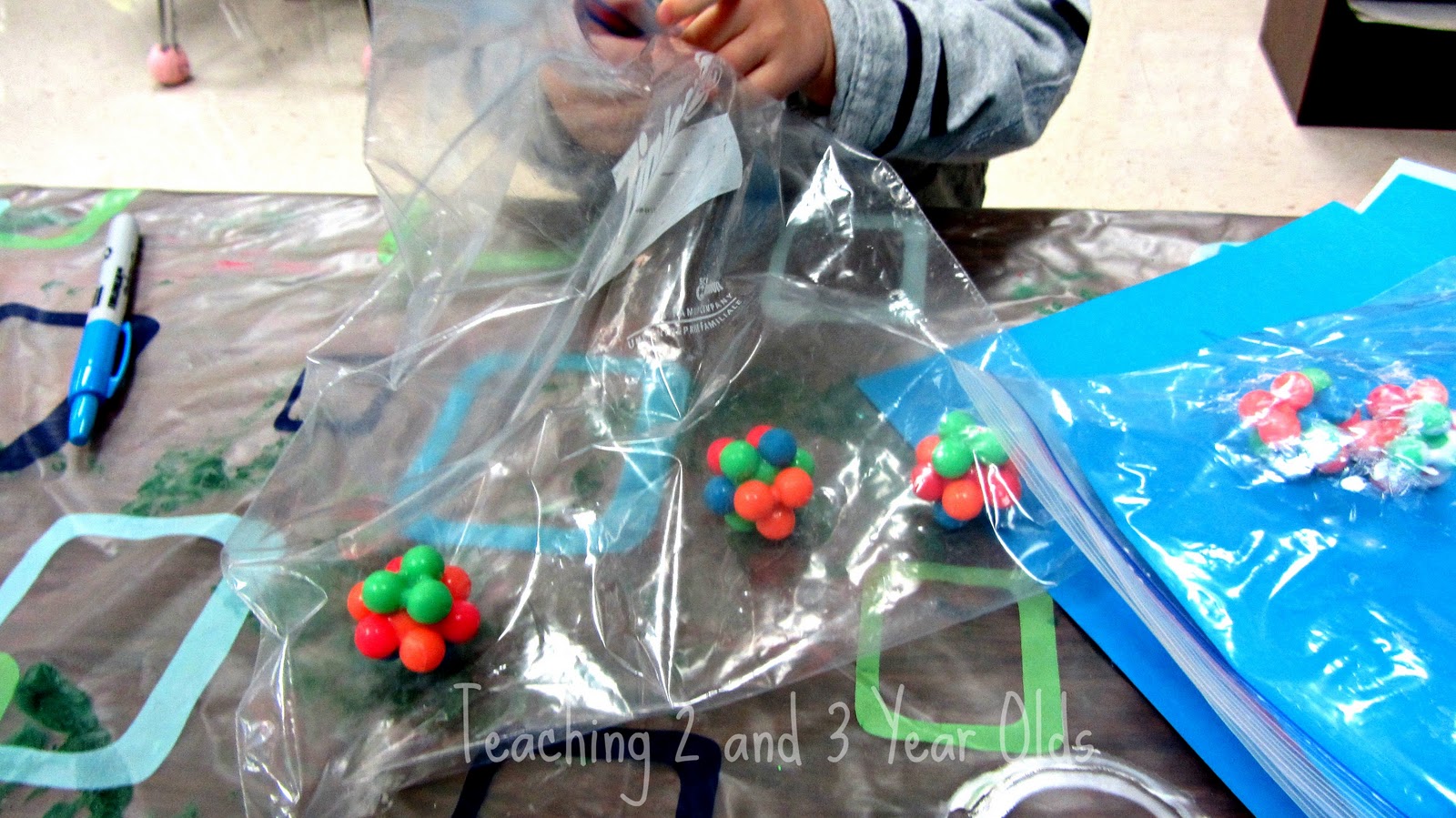 Teaching 2 and 3 Year Olds Zip Lock Baggie Painting