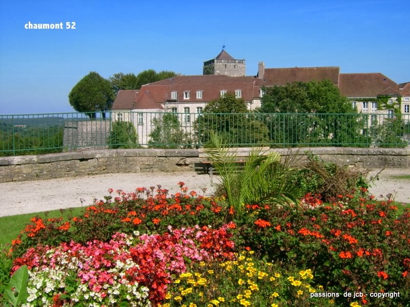 LE DONJON - LE PALAIS DE JUSTICE