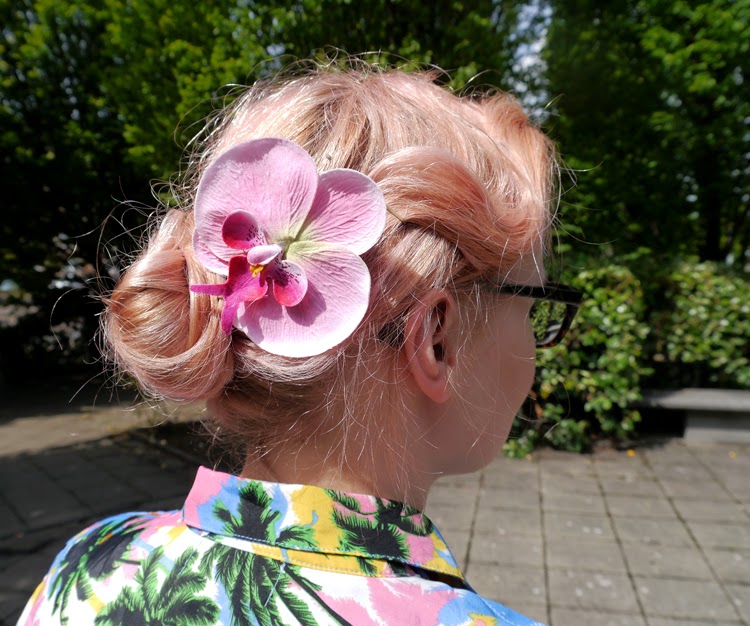 Tropical pastel hair colour with Bleach London DIY hair, hair envy, hair goals, dream hair, pastel hair, pink panther, candy floss, tiki hair, vintage style, orchid
