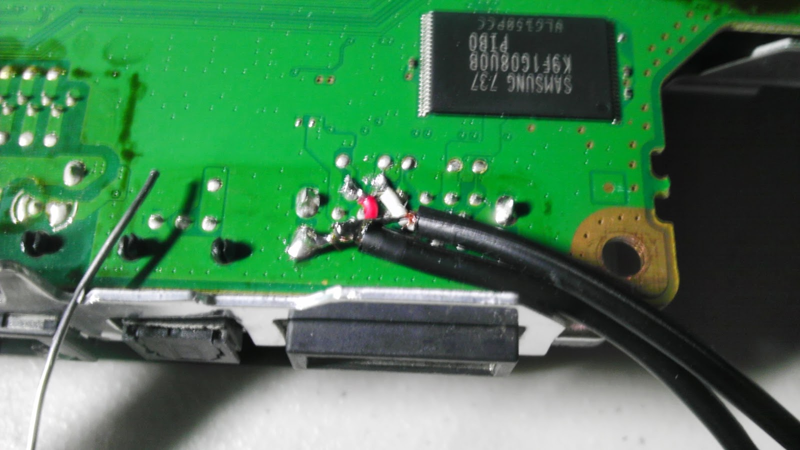 Paul's Projects Hacking Audio Out Into a PS3