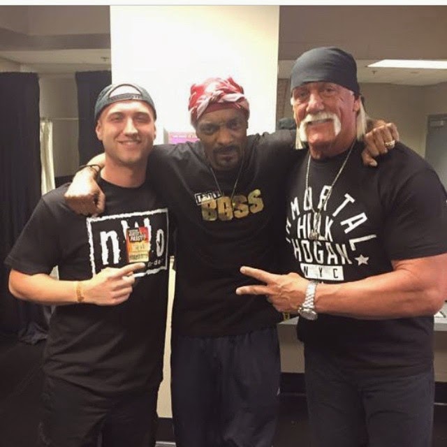 Snoop Dogg junto Hulk Hogan Snoop Dogg junto Hulk Hogan