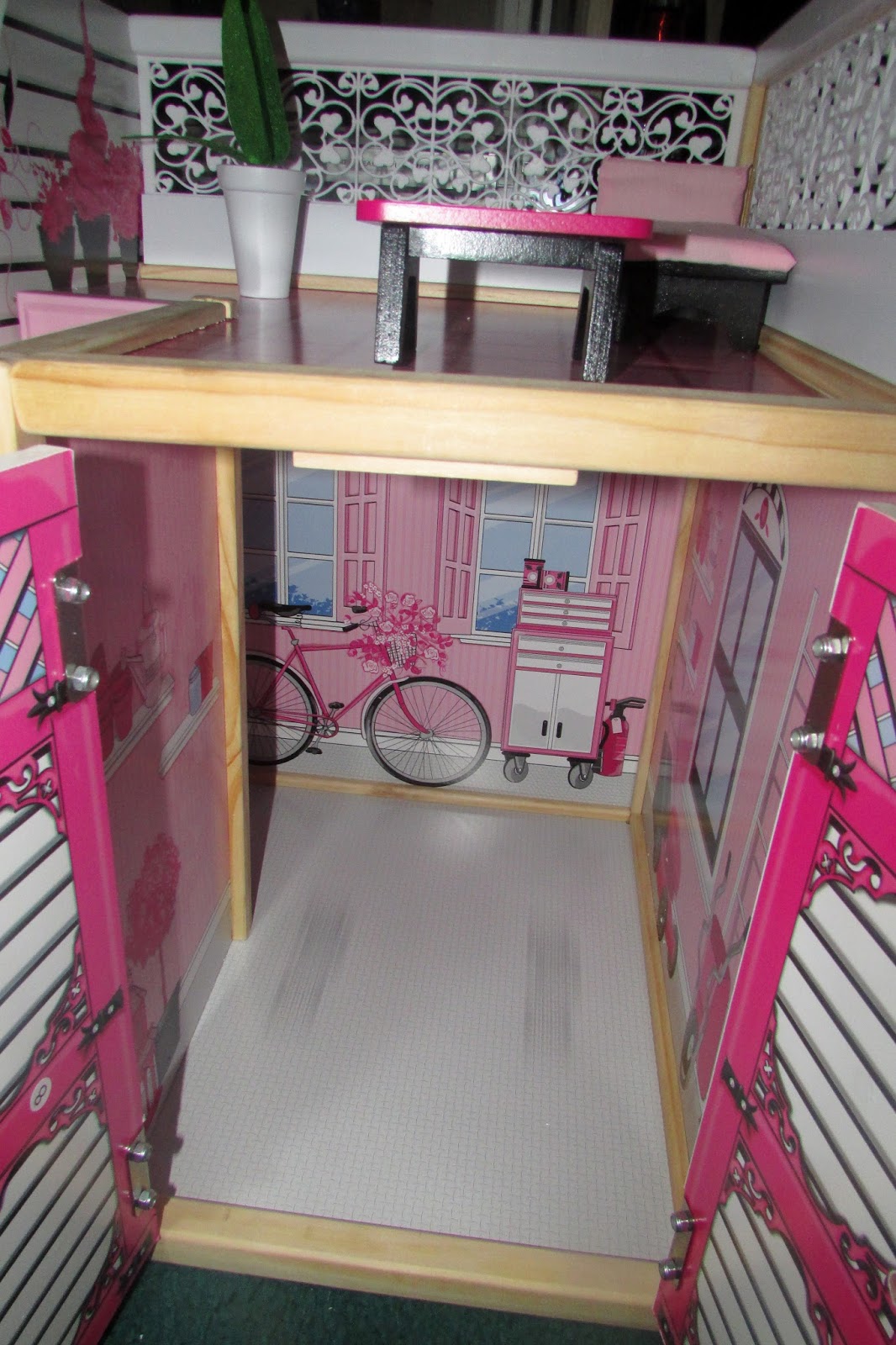 Heck Of A Bunch Fashion Dollhouse Garage Review