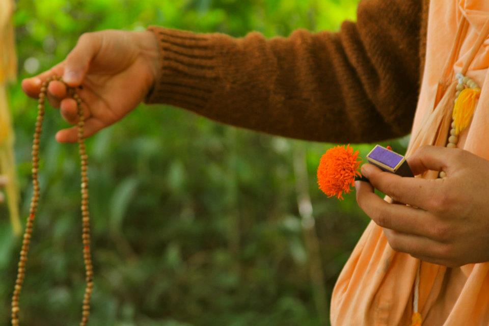 Veja como é fazer um retiro em comunidades Hare Krishna no Brasil