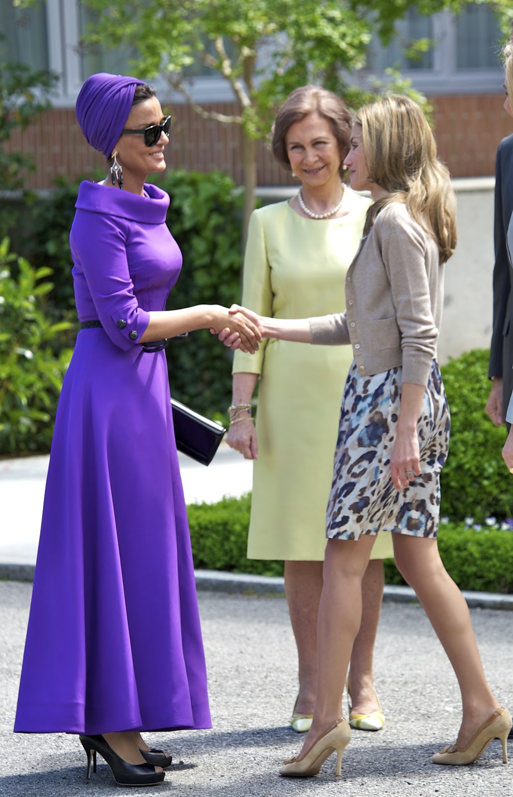 , Sheikha Mozah of Qatar Hijabi/Tznua Fashion...