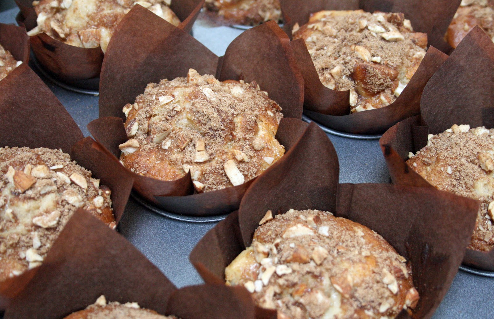 lauralovescakes... Nigella's Apple & Cinnamon Muffins