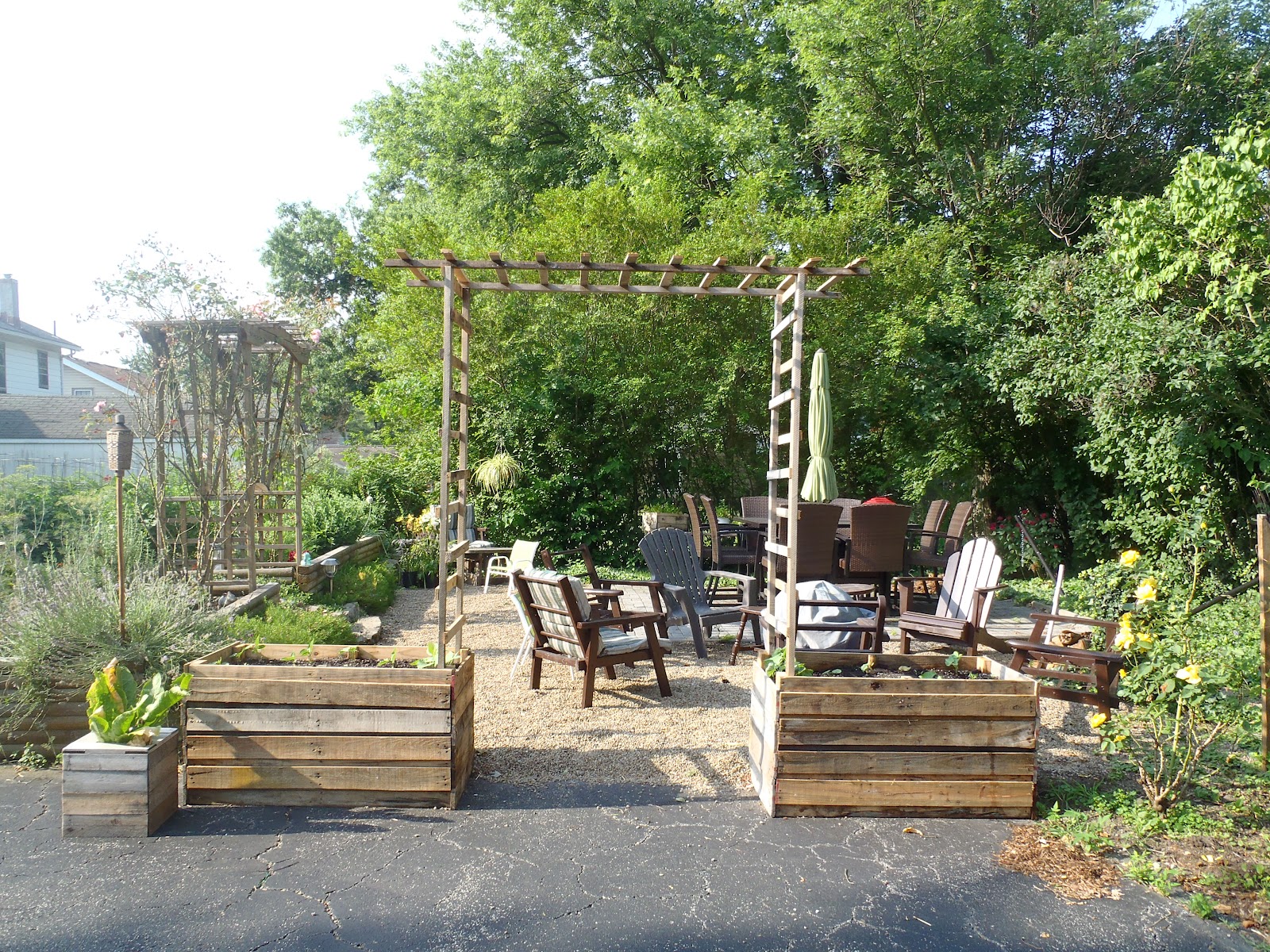 Creating With The J's Pallet planters and trellis