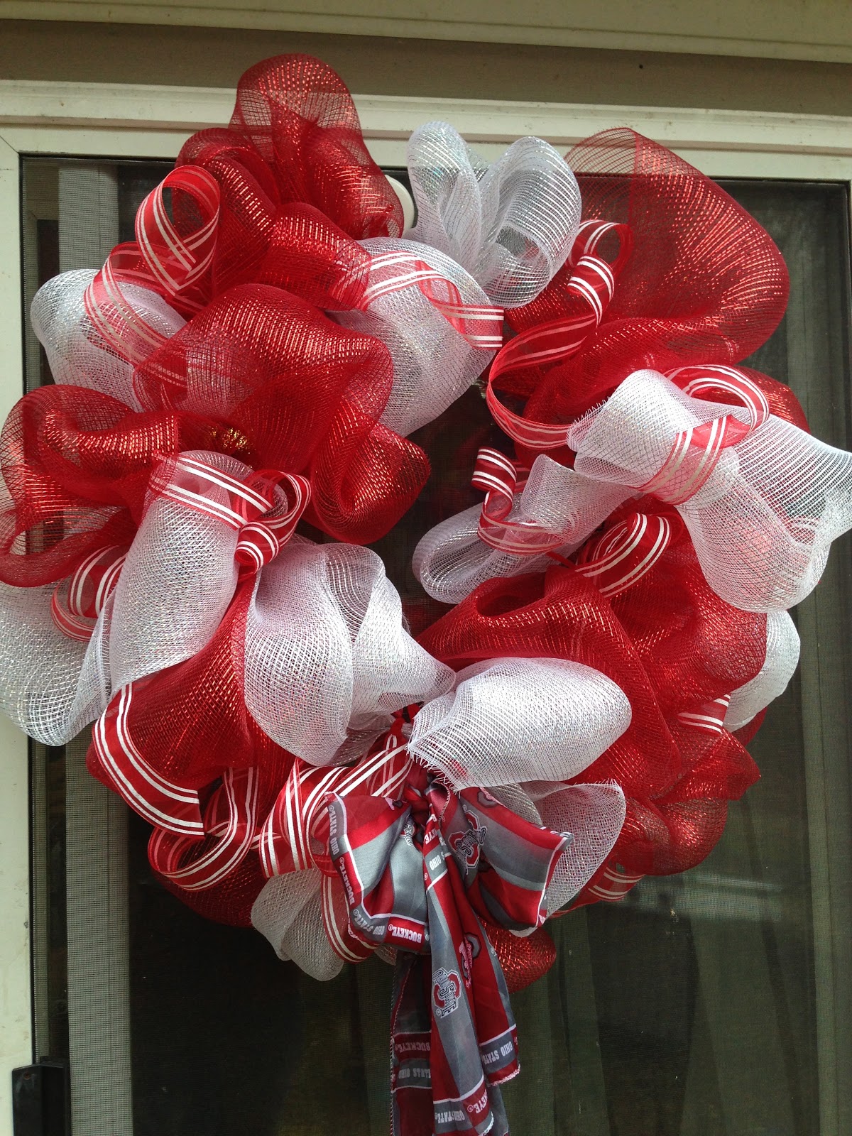 Going Jane 12 Ways to Use Deco Mesh in your Christmas Decor