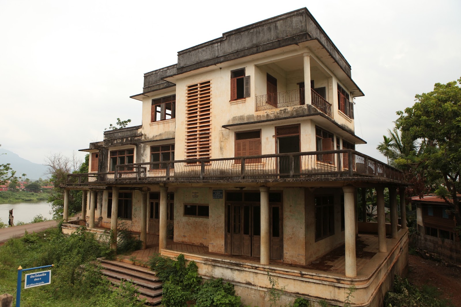 5particle Pakse, Laos