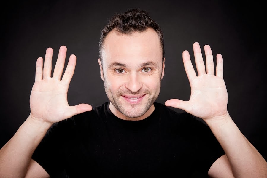 EMILIO GONZALEZ ACTOR, PRESENTADOR Y MONOLOGUISTA.