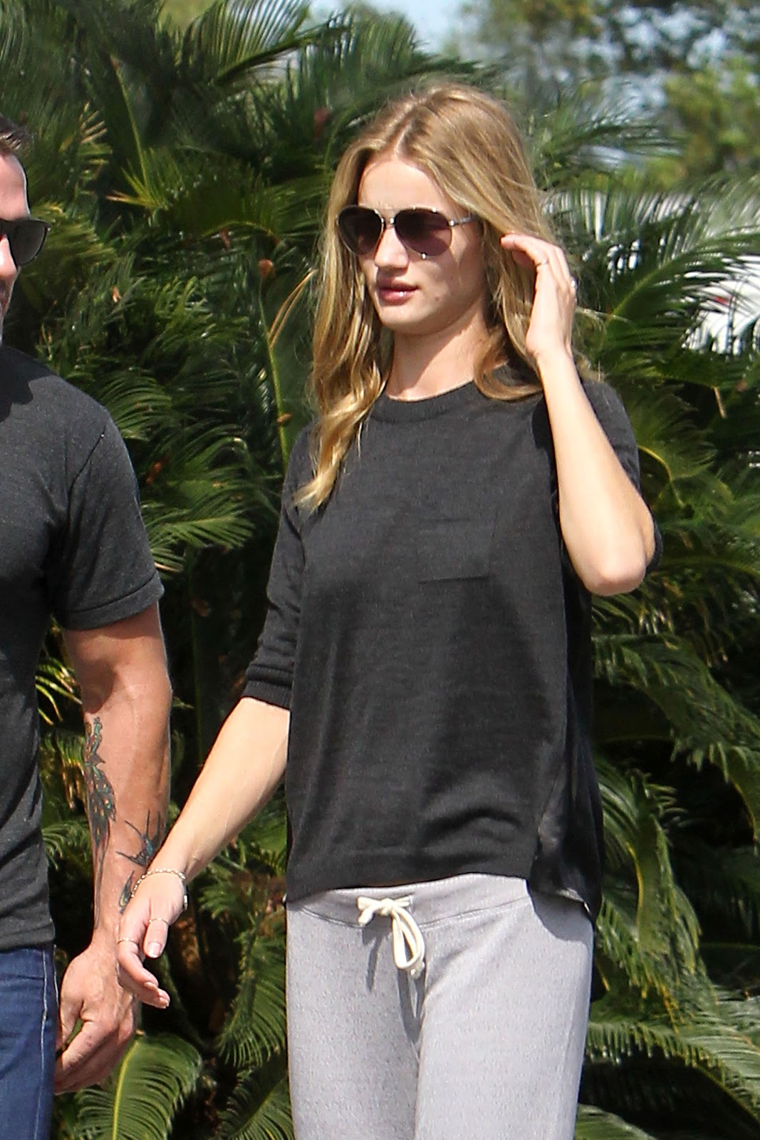 http://2.bp.blogspot.com/-cKBML5l5gCU/UIFvEcQASUI/AAAAAAAANEs/U9_pHJ5OglE/s1600/rosie-huntington-whiteley-368.jpg