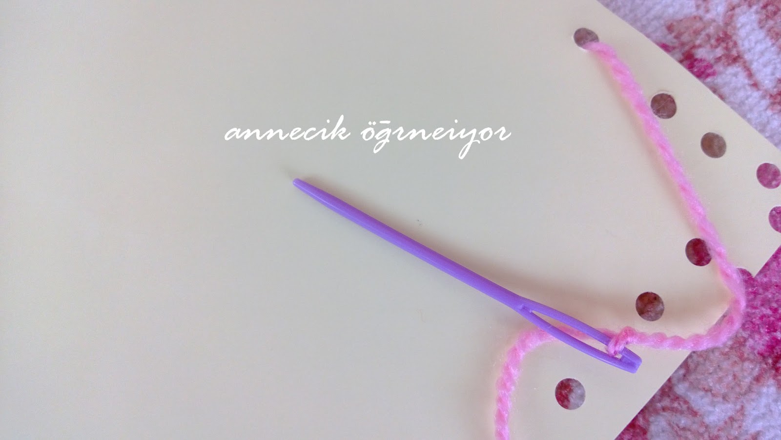 Annecik Ogreniyor Cocuklar Icin Dikis Ignesi