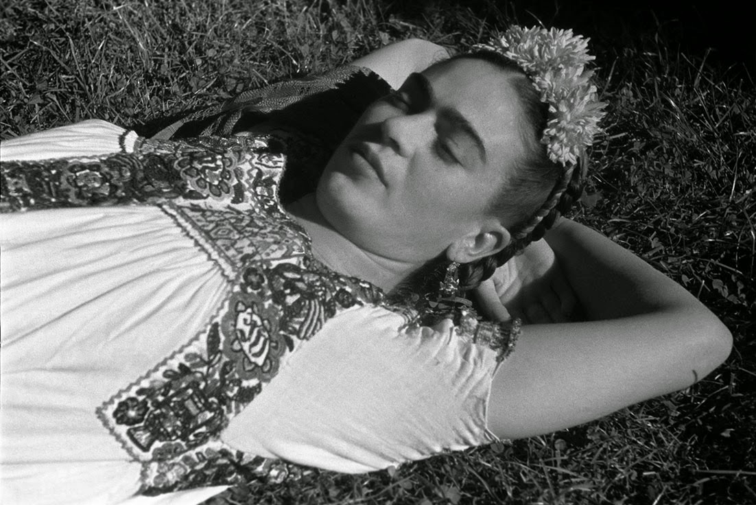 This is What Frida Kahlo Looked Like  in 1946 
