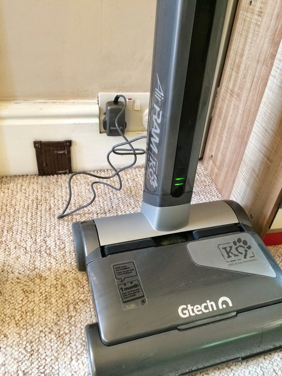 Mrs Bakes and Banter No More Wires with the GTech Air Ram K9