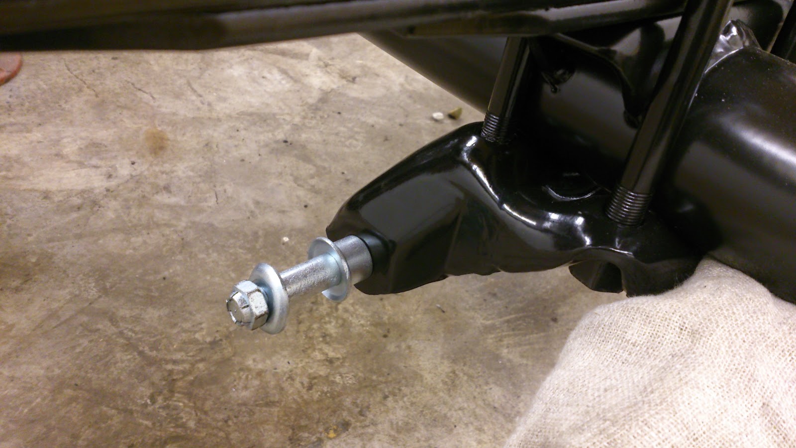 DinnerHill Rear axle lower damper mount