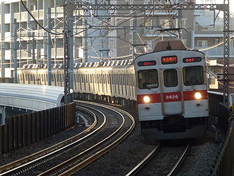 東京メトロ半蔵門線　田園都市線　急行　清澄白河行き5　8500系