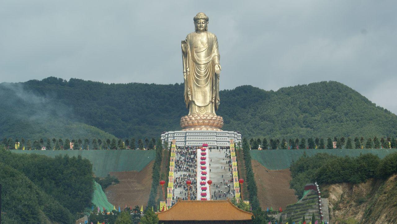 Unusual statues of the world Unusual statues of the world