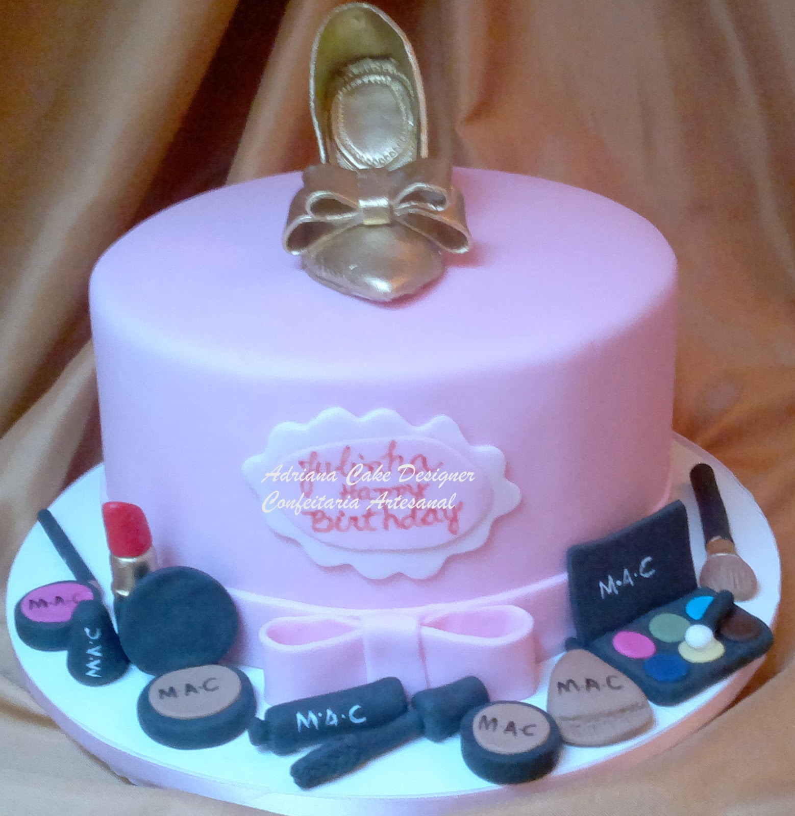 Bolos Decorados Maquiagem  Make up cake, Cake, Party cakes