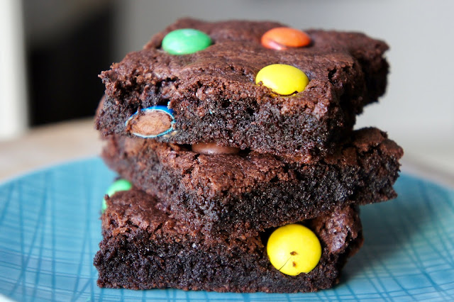 Rezept für glutenfreie M&M Schoko-Brownies