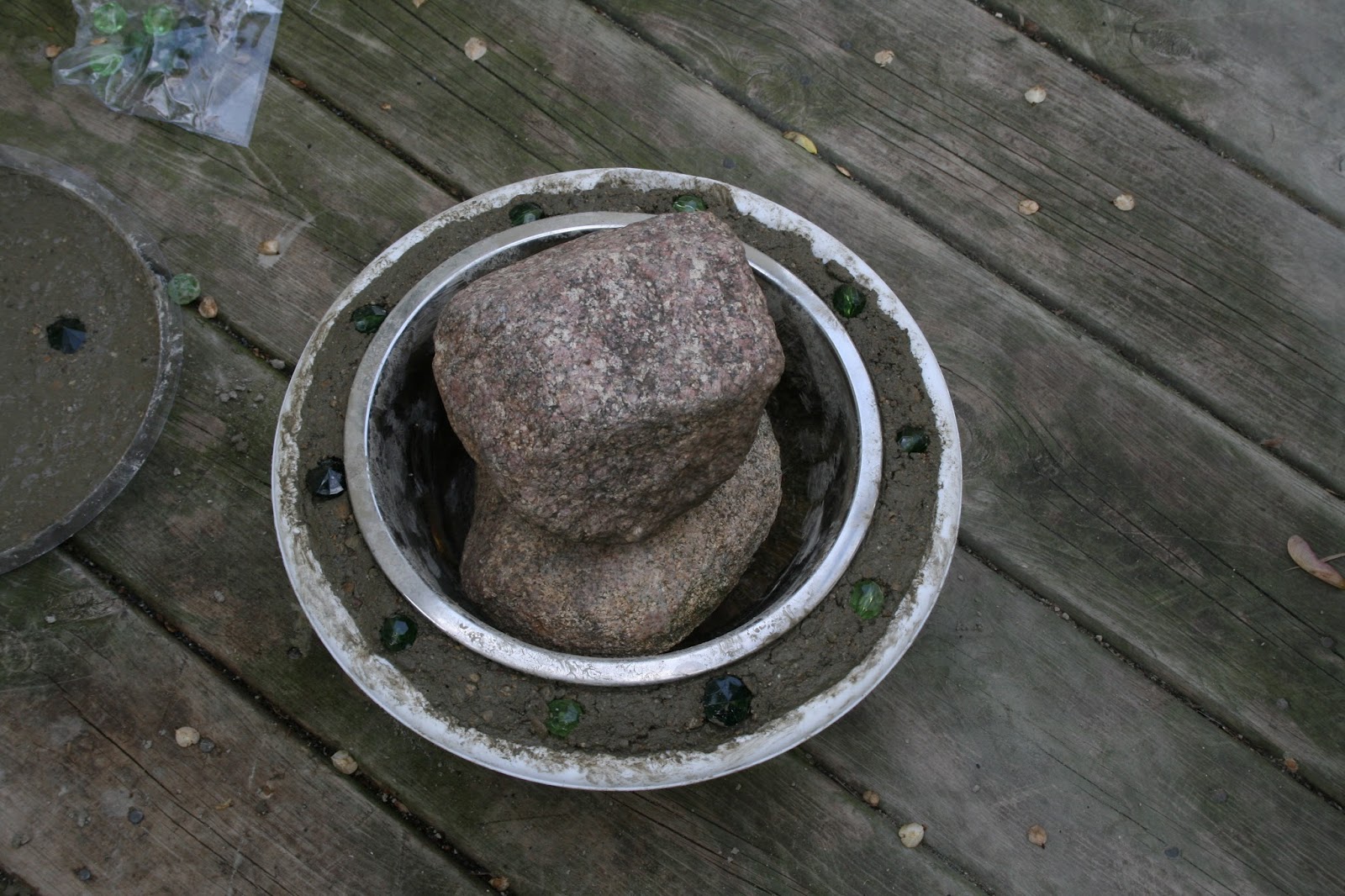 Ashley DIY DIY Concrete Bird Bath for Under Ten Bucks