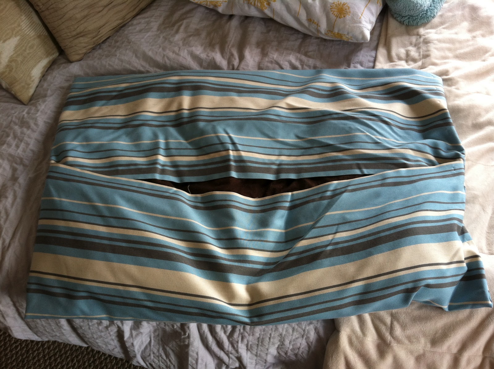 Twelve Mulberry Place No Sew Dog Bed Cover