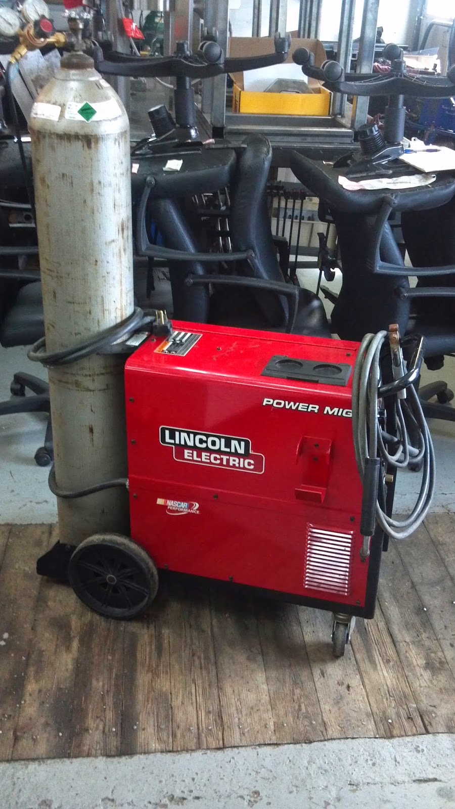 FOR SALE: Lincoln 256 Power Mig - everything needed included - ready to wel...