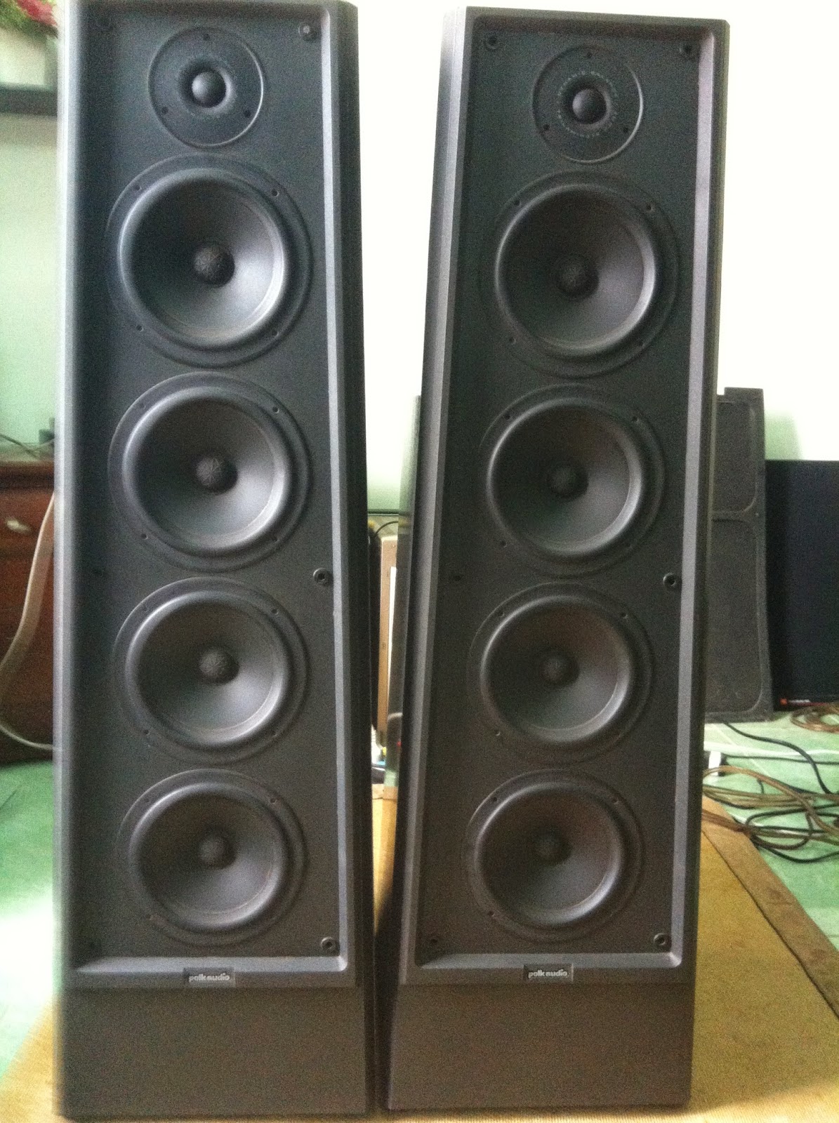Mặt trước loa Polk Audio LS90 Mặt trước loa Polk Audio LS90