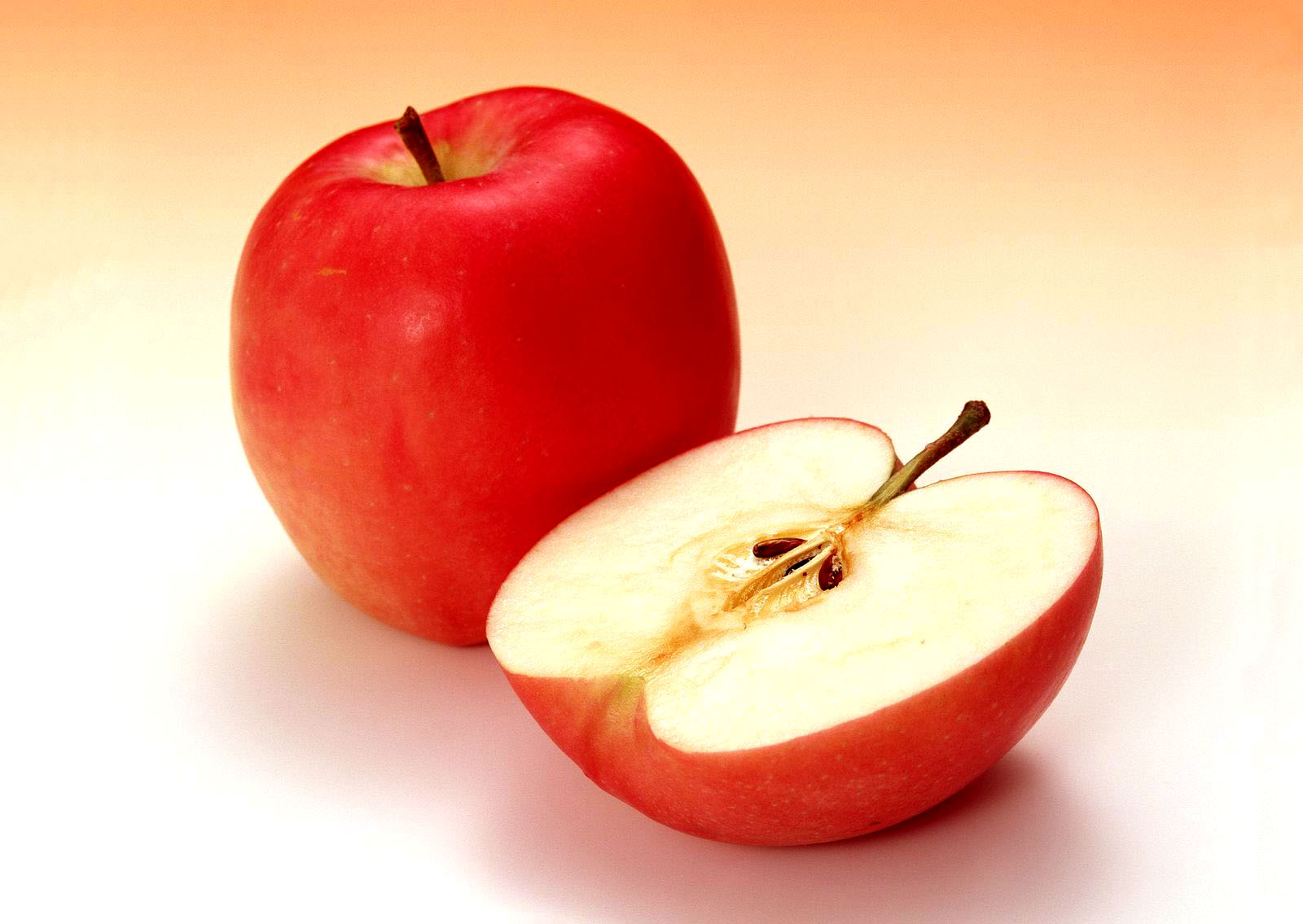 Top 15 Fresh And Beautiful Apple Wallpapers In HD