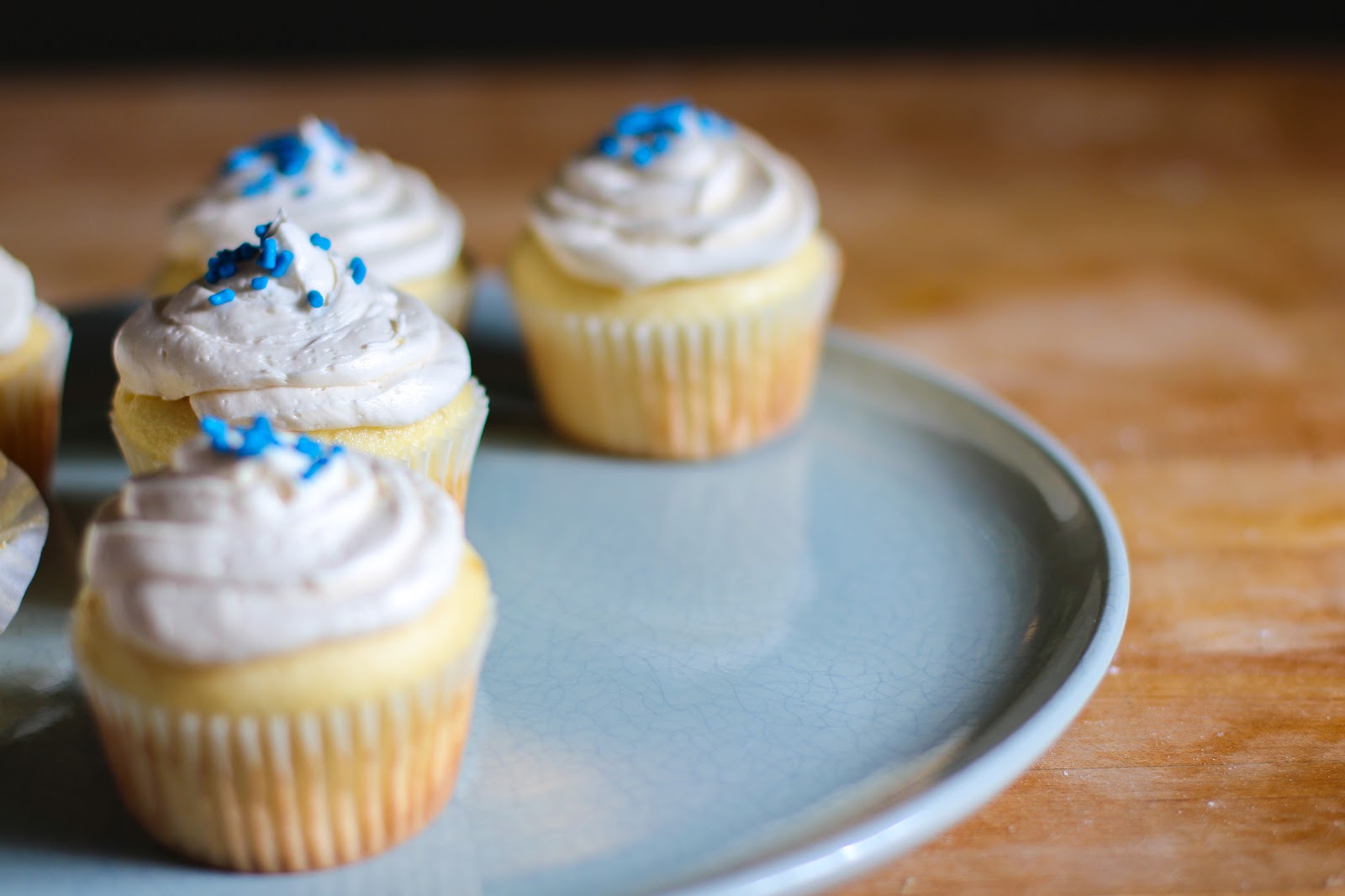 Madd Bakes A lesson on cupcaking.