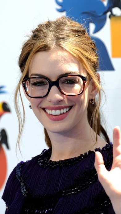 Celebrities Eyeglasses | Samantha Saint