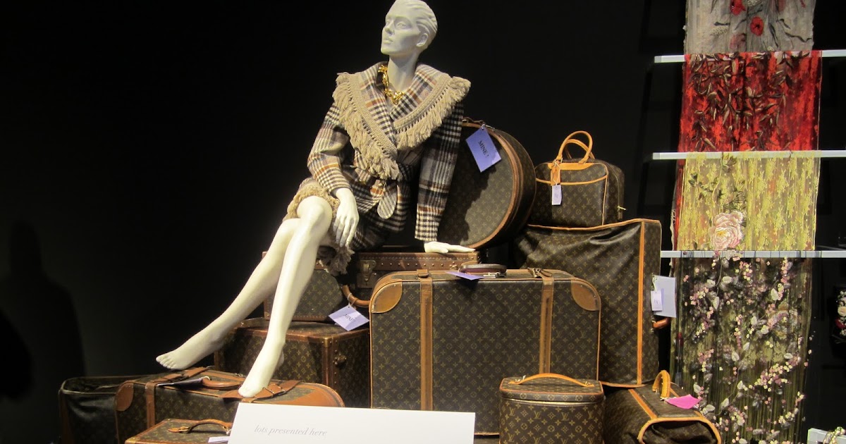 Sold at Auction: Louis Vuitton, LOUIS VUITTON THREE-PIECE LUGGAGE SET