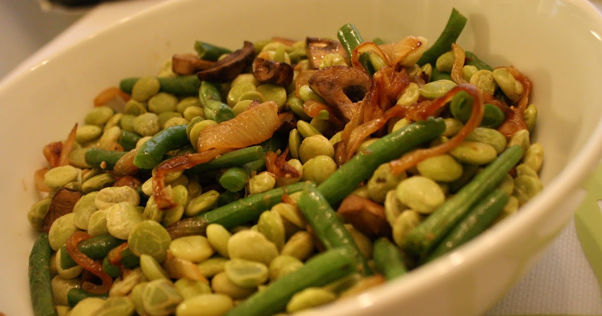 52 Mantels Sauteed Lima Beans and Green Beans with Caramelized Onions