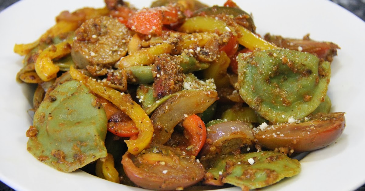 Yummilicioussss! Ravioli with Marinara and Pesto Sauce