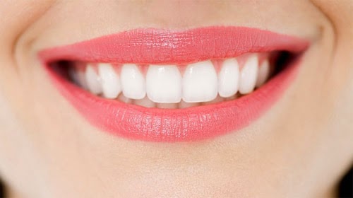 Cách làm trắng răng tự nhiên