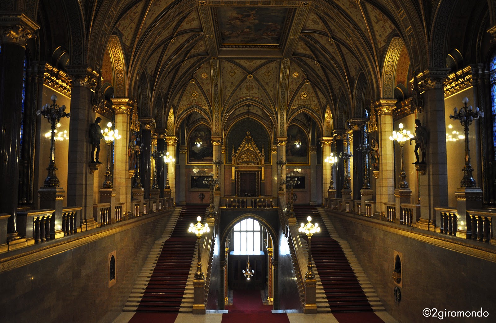 Scalinata D'Onore, Parlamento Ungherese Parlamento Ungherese, Budapest