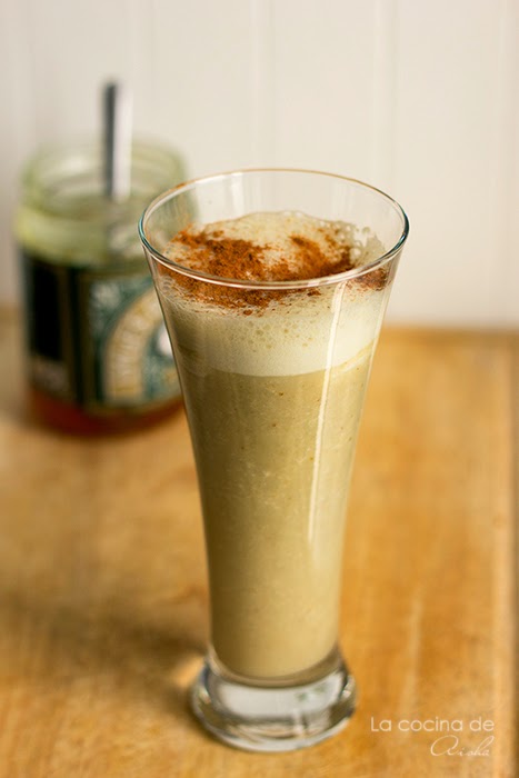 Smoothie De Plátano, Dátiles Y Golden Syrup
