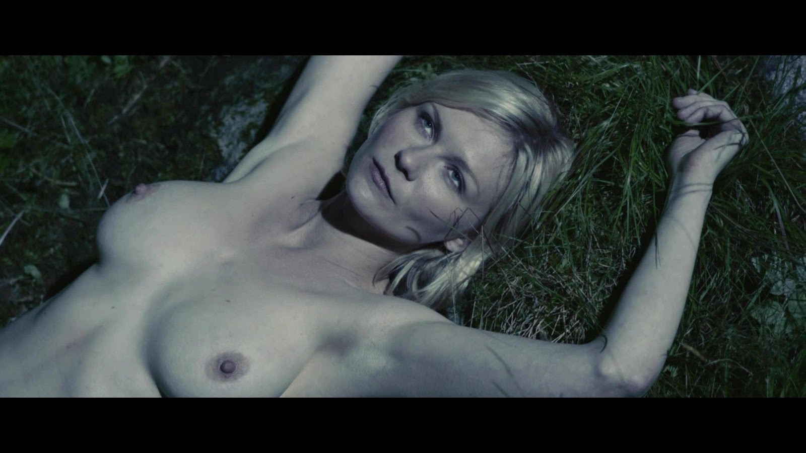 http://2.bp.blogspot.com/-cWtQc_EbzbE/TtrXKUSy15I/AAAAAAAABt0/4r03yB2dtS8/s1600/kirsten-dunst-nude-melancholia-2.jpg