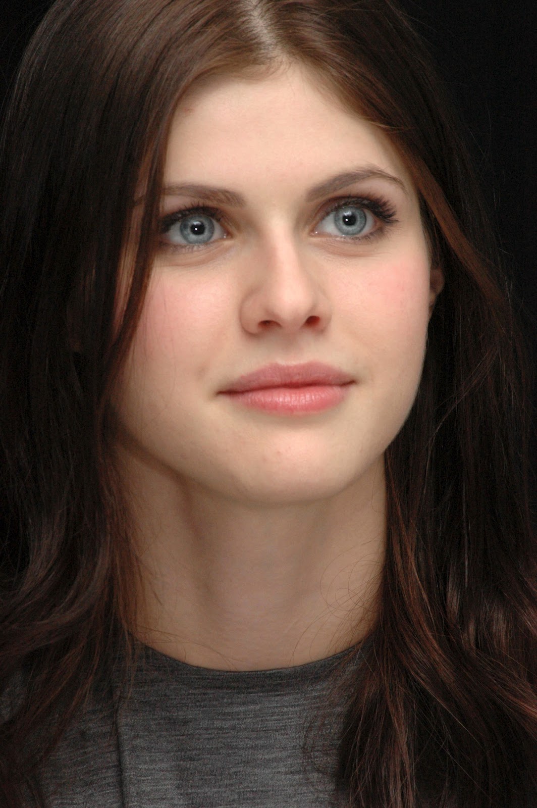 All About Hollywood Stars Alexandra Daddario Biography and Images
