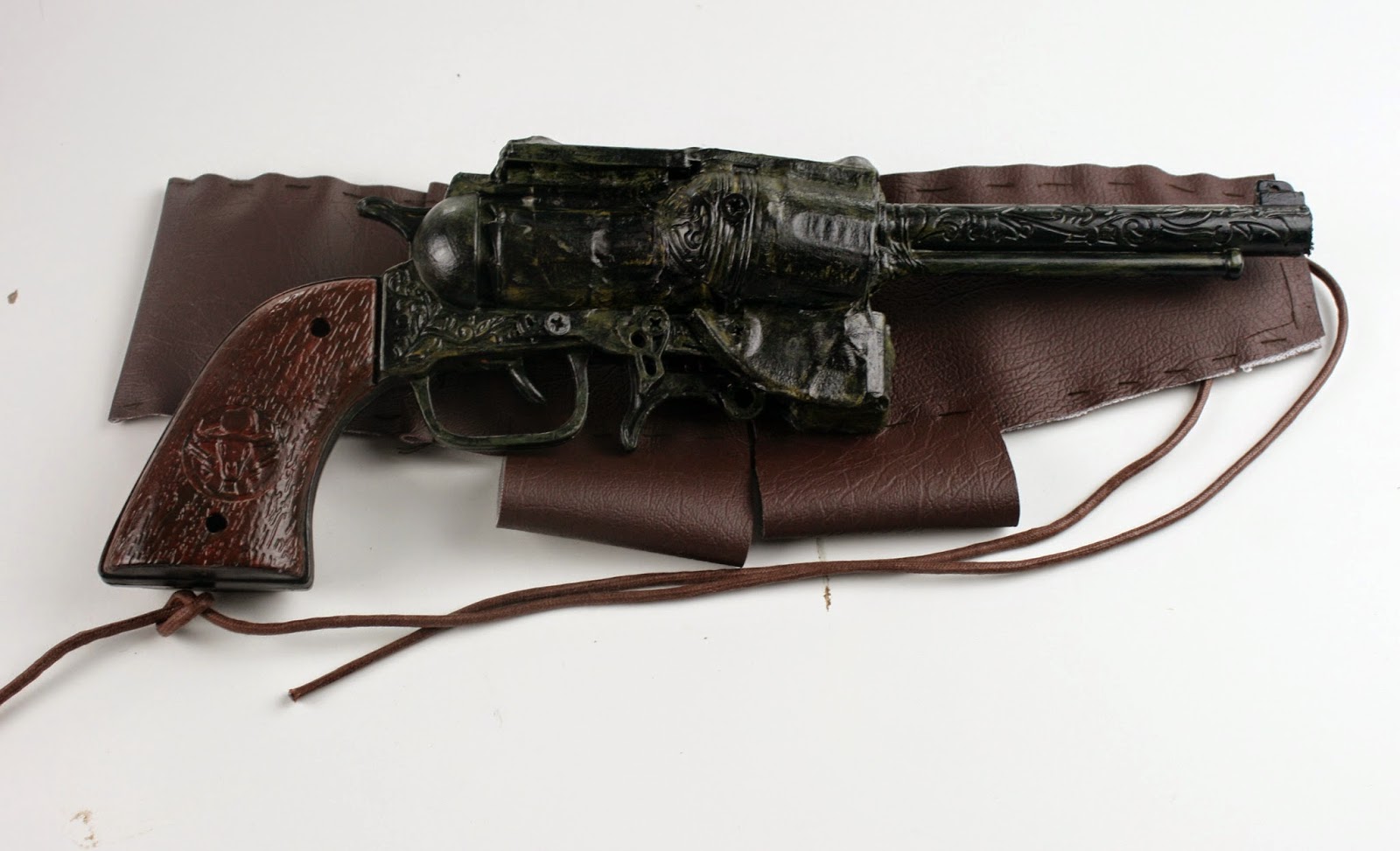 Pistolet Malcolm Reynolds Faux pistolet daccessoire de cosplay -  Canada