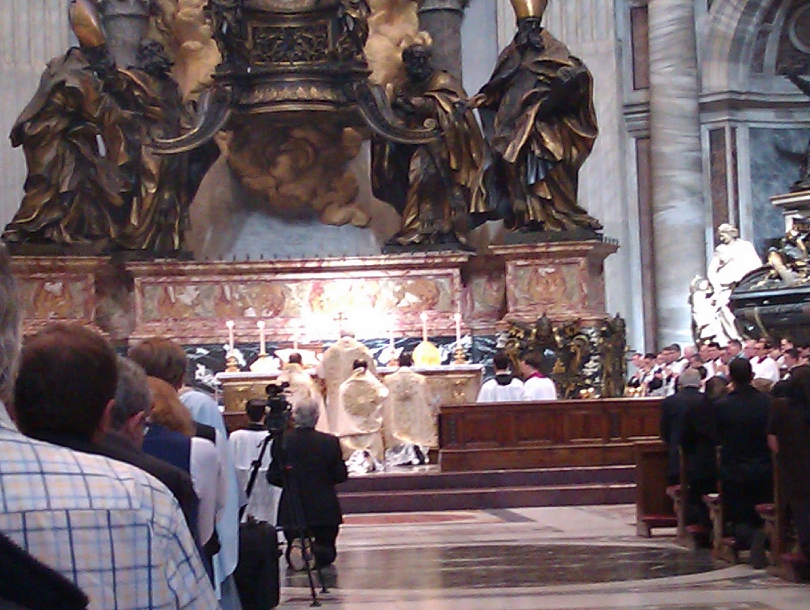 Parrocchia San Pietro In Cattedra 15 Maggio Messa antica alla CATTEDRA in san Pietro al termine del 3