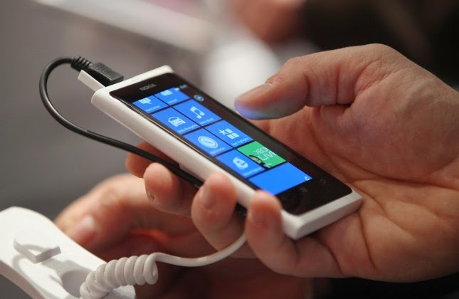 Tips Meng-charge Smartphone yang Baik dan Benar Tips Meng-charge Smartphone yang Baik dan Benar