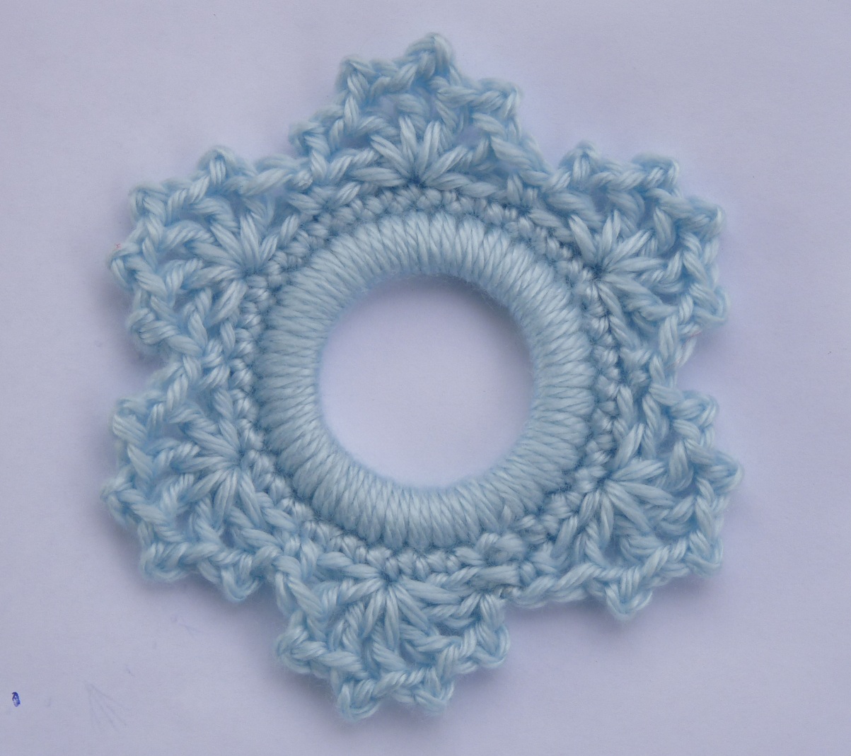 Whiskers & Wool Lacy Snowflake Ring Ornament