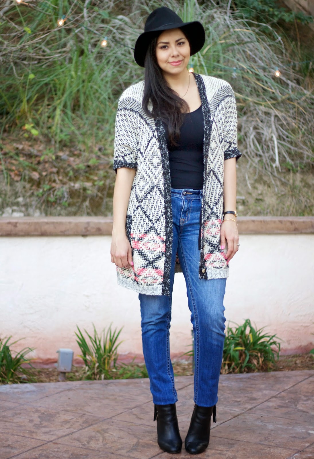 Lil Bits of Chic: Spring Cozy Knit Latina Blogger, Mexican blogger, Mexican fashion blogger, brunette blogger, socal blogger