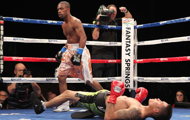 Russell Jr. ends it in three for Castaneda