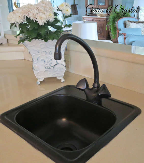 Spray Painting a Brass Sink - Decoration