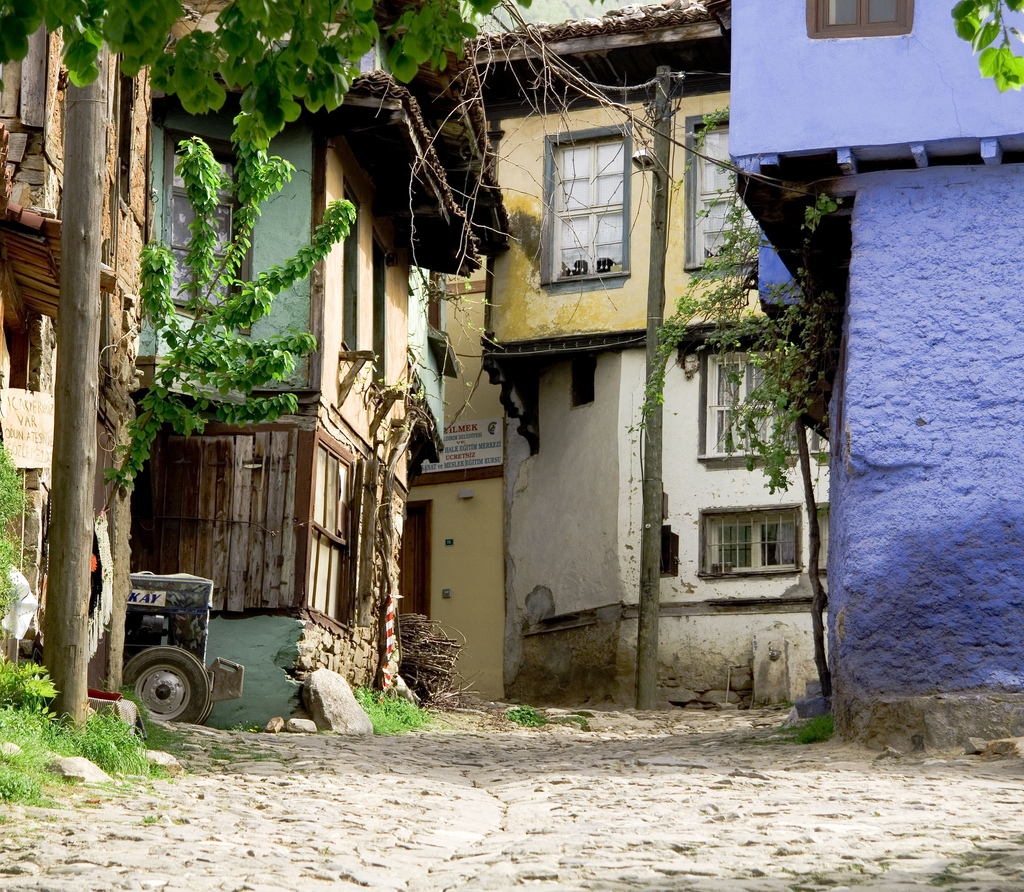 http://2.bp.blogspot.com/-ccdzjfUONO8/UL4N7pSQjqI/AAAAAAAACII/qqp4e2S1euE/s1600/Cumalikizik+Village+in+Bursa+-+Turkey.jpg