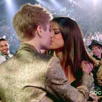 pictures of justin bieber and selena gomez kissing on the lips. Justin Bieber was awarded six