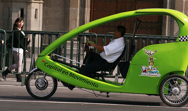 Bicitaxis são cada vez mais populares na Cidade do México