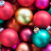 Fondo de Pantalla Navidad bolas decorativas de distintos colores
