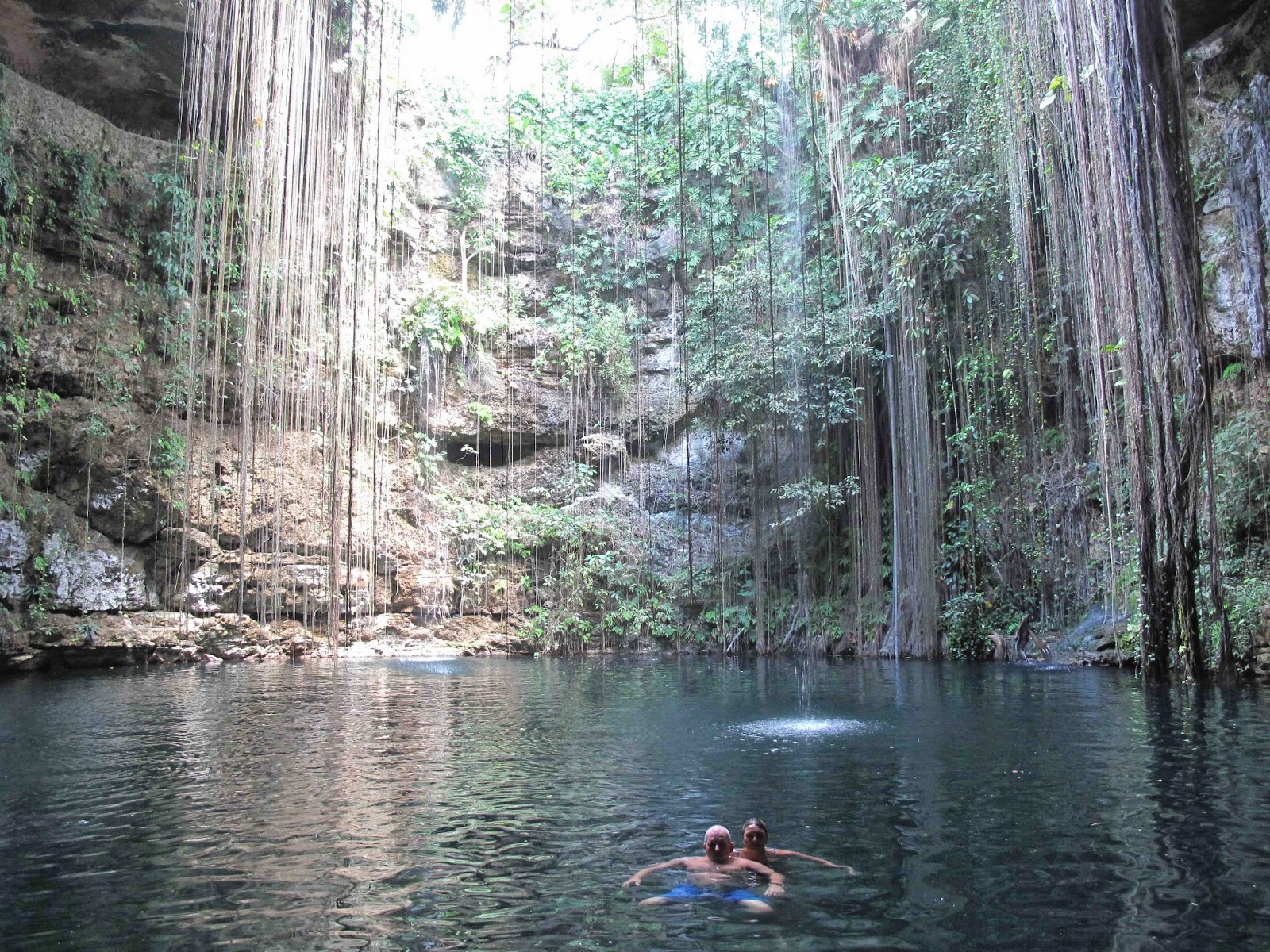 Gaby Claudio On Tour Auf Der Panamericana Belize Mexico